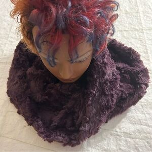 PEACE & PEARLS ONE SIZE FAUX FUR MACHINE WASHABLE DK PURPLE INFINITY SCARF